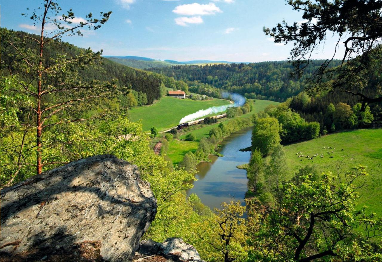 Ok Ferien - Altes Bahnhaus Appartement Muldenhammer Buitenkant foto